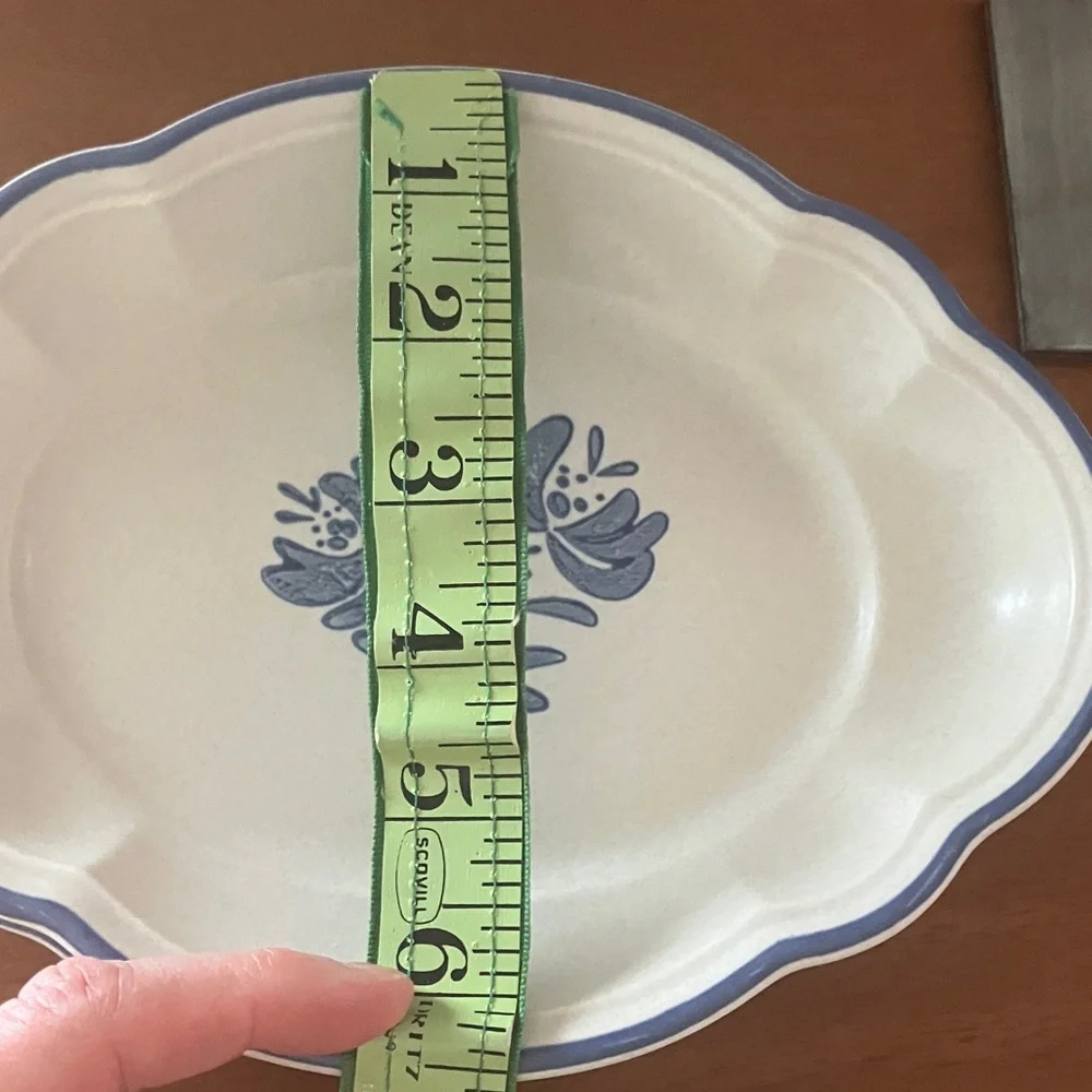 Pfaltzgraff Yorktowne set of two relish tidbit dishes 9x7”